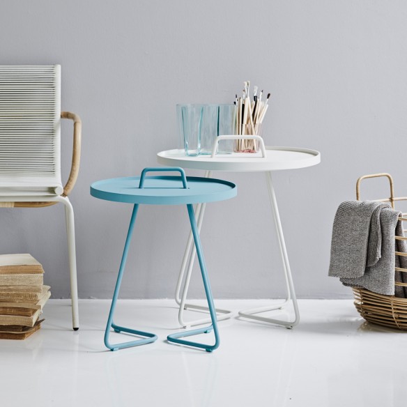 Table d’appoint ON THE MOVE H60cm en aluminium blanc