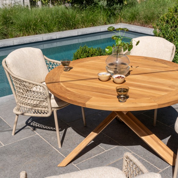 Ensemble Table de jardin ronde PETRA en teck D130 avec 4 chaises PALOMA taupe coussin beige crème