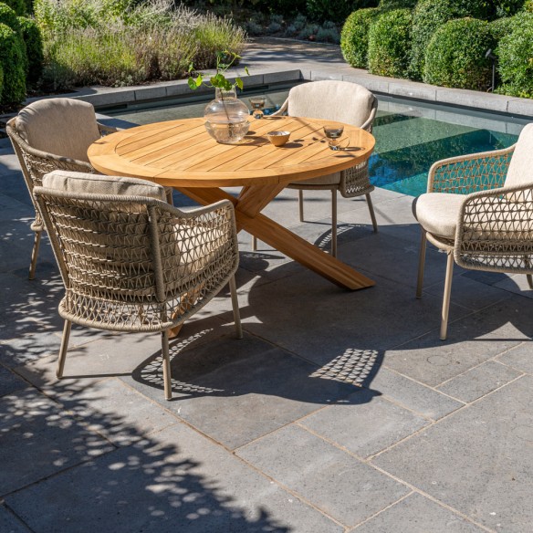 Ensemble Table de jardin ronde PETRA en teck D130 avec 4 chaises PALOMA taupe coussin beige crème
