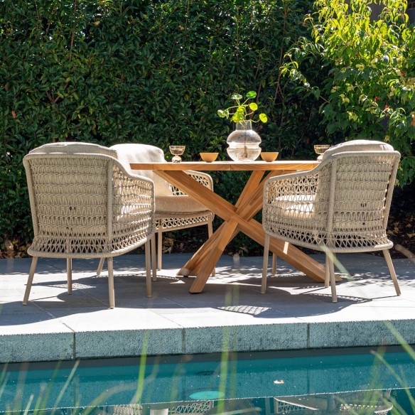 Ensemble Table de jardin ronde PETRA en teck D130 avec 4 chaises PALOMA taupe coussin beige crème