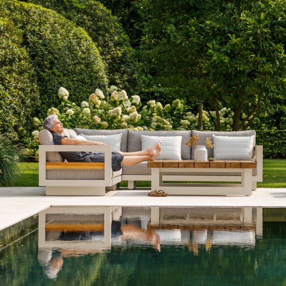 Salon de jardin HIMALAYA 8 places beige aluminium avec table basse en teck