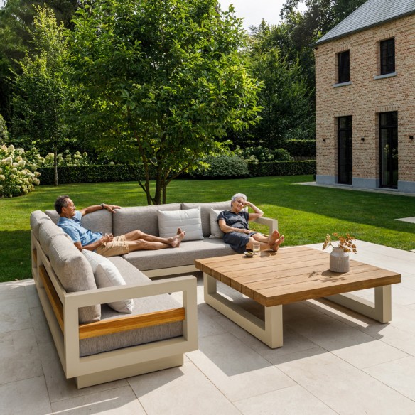 Salon de jardin HIMALAYA 8 places beige aluminium avec table basse en teck
