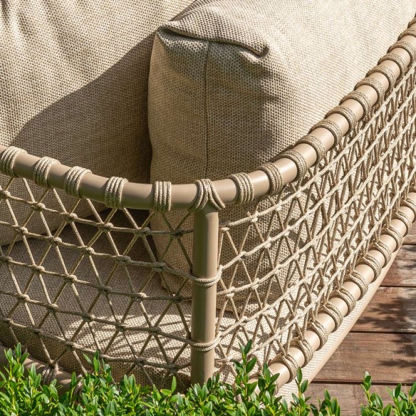 Salon de jardin SERENA 5 places cadre aluminium avec table basse et d’appoint rondes en teck