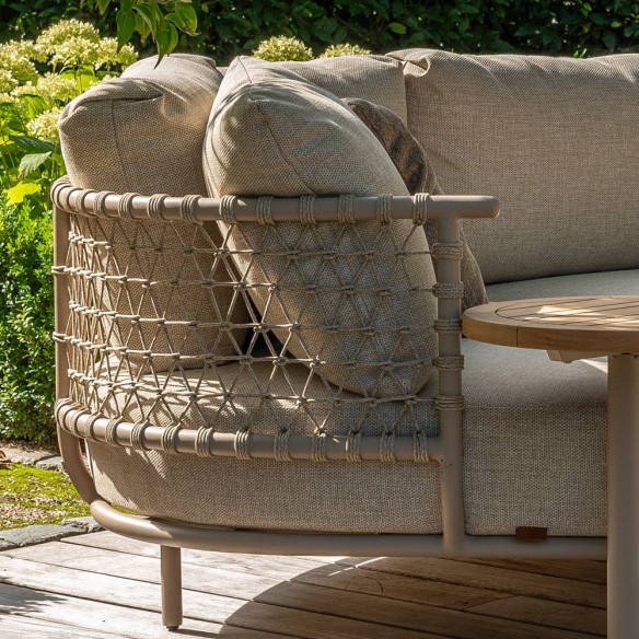 Salon de jardin SERENA 5 places cadre aluminium avec table basse et d’appoint rondes en teck