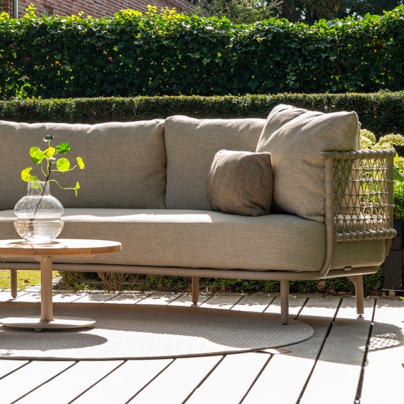 Salon de jardin SERENA 5 places cadre aluminium avec table basse et d’appoint rondes en teck