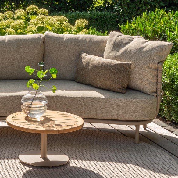 Salon de jardin SERENA 5 places cadre aluminium avec table basse et d’appoint rondes en teck