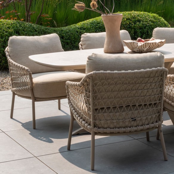 Ensemble Table de jardin NEROLI en aluminium beige sable L250 H69cm avec 6 chaises basses SERENA coussin beige crème