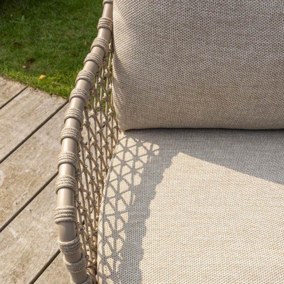 Ensemble Table de jardin NEROLI en aluminium beige sable L250 H69cm avec 6 chaises basses SERENA taupe coussin beige crème
