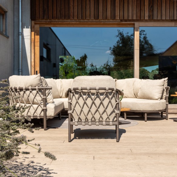 Salon de jardin EZOA 8 places cadre taupe aluminium avec tables basses et d’appoint rondes en teck