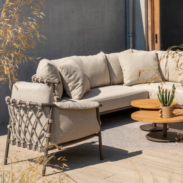 Salon de jardin EZOA 8 places cadre taupe aluminium avec tables basses et d’appoint rondes en teck