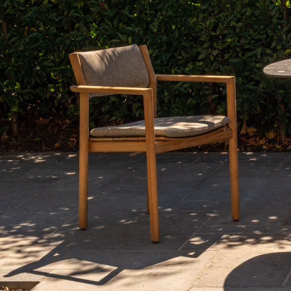 LEKO Outdoor Dining Chair in Teak with Hazelnut Beige Cushions