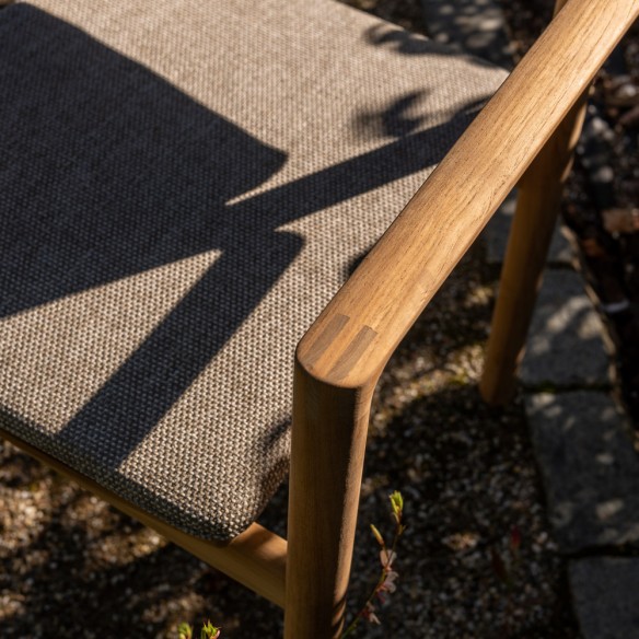 Chaise de jardin LEKO en teck avec coussins beige noisette