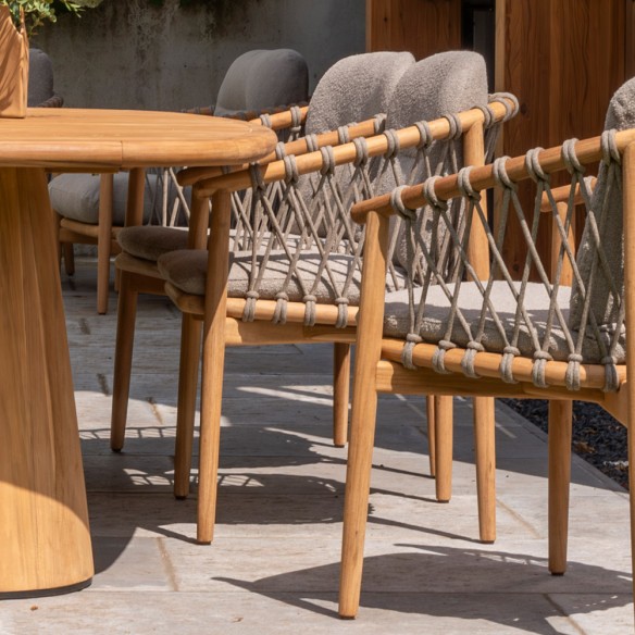 Chaise de jardin NUMA en teck avec coussins gris chiné