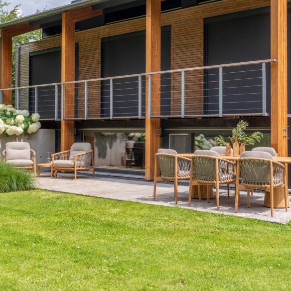 Chaise de jardin NUMA en teck avec coussins gris chiné