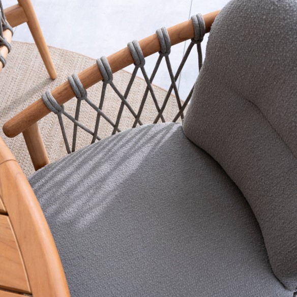 Chaise de jardin NUMA en teck avec coussins gris chiné