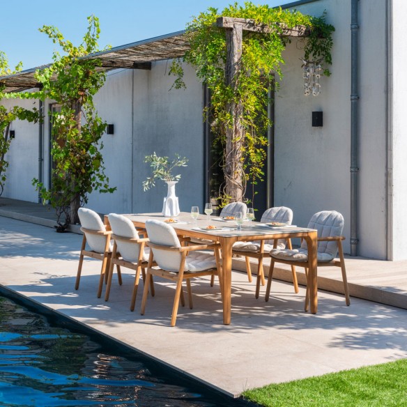 Chaise de jardin SOLANA en teck avec assise ajourée en acier inoxydable et coussin crème