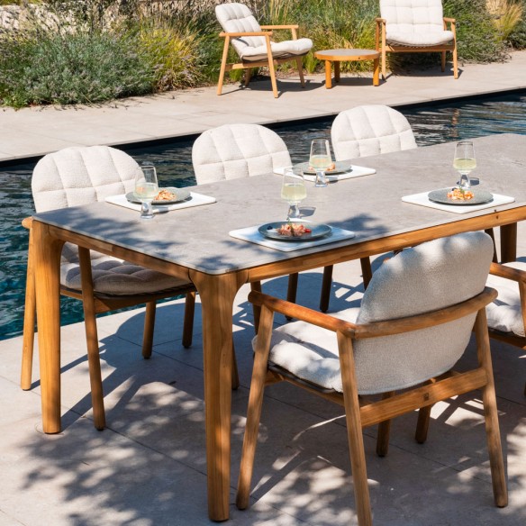 Chaise de jardin SOLANA en teck avec assise ajourée en acier inoxydable et coussin crème