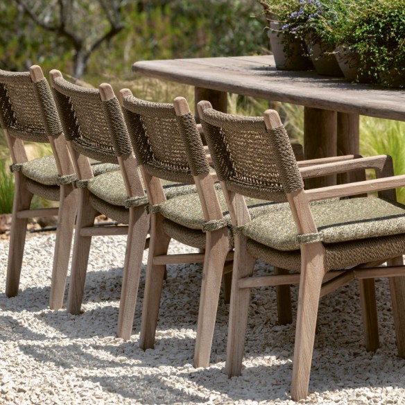 Chaise de jardin FLORA en teck recyclé avec accoudoirs et coussin d’assise