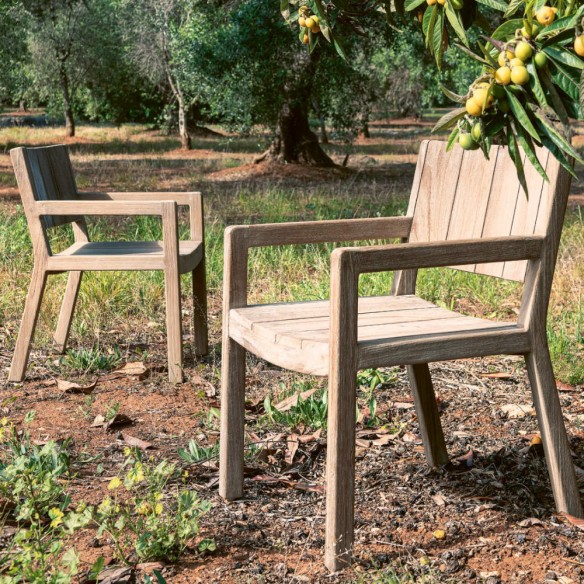 Chaise de jardin MALO en teck recyclé avec dossier en bois plein