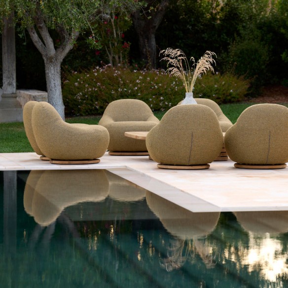 Fauteuil de jardin pivotant GEM avec base teck et tissu texturé ocre solaire