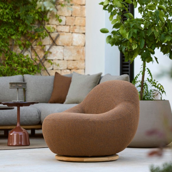 Fauteuil de jardin pivotant GEM avec base teck et tissu texturé terre d’ambre