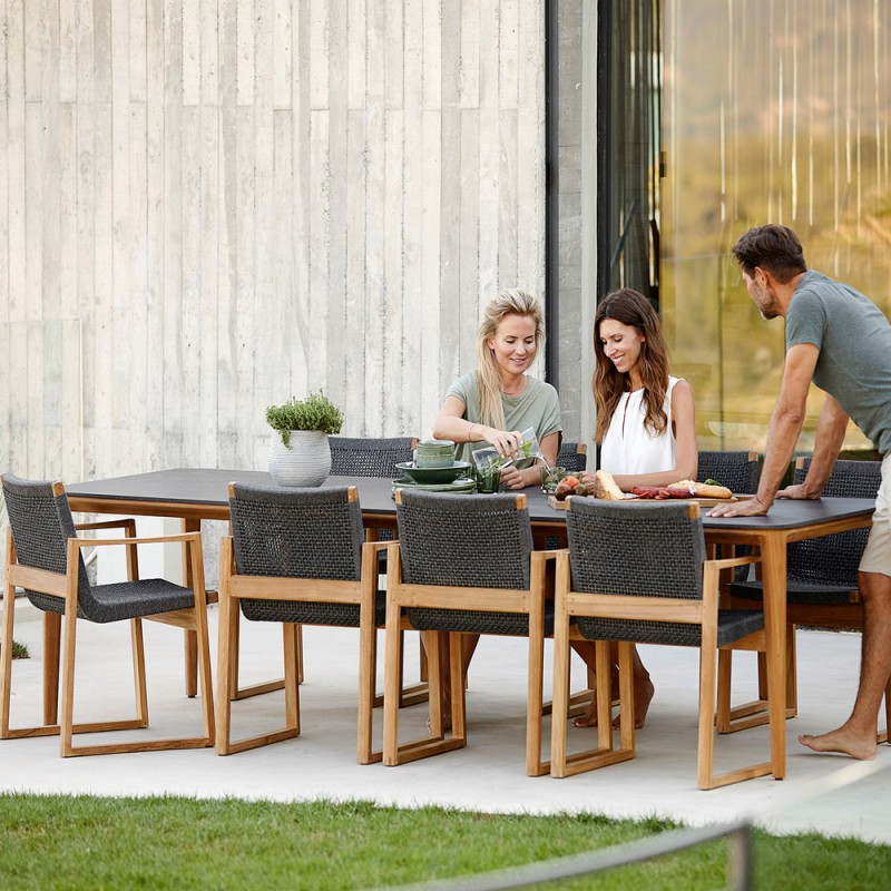 Table De Jardin Rectangulaire 120x70x75 Cm - Plateau Bois épais, Structure Métallique - Pour 4 à 6 Personnes - Style épuré Brun