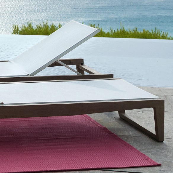 SKAAL Sun Lounger in Duratek with White Batyline Eden