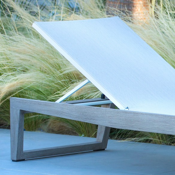 SKAAL Sun Lounger in Duratek with White Batyline Eden