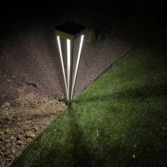 Solar Torch H52cm in Beige Aluminum with an Integrated Spike