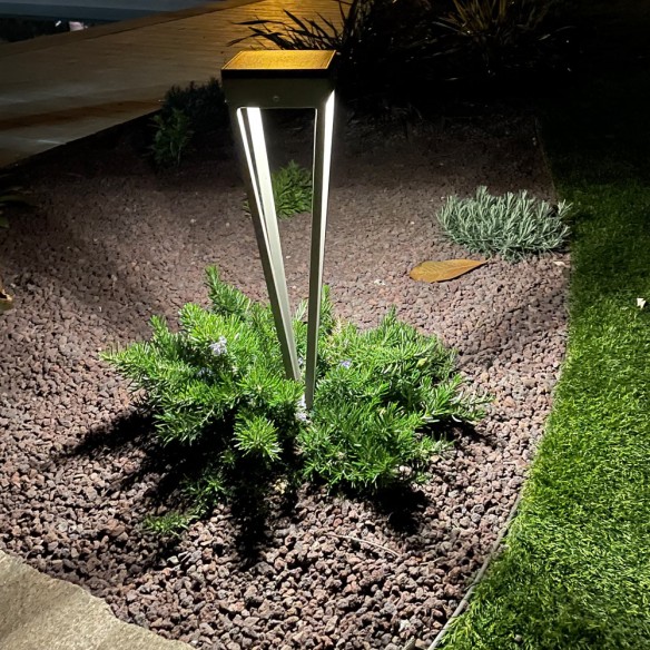 Torche solaire H52cm en aluminium blanc avec pic intégré