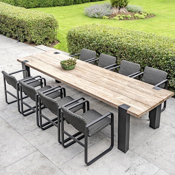 Table de jardin MAESTRO en teck recyclé gris naturel et pieds teck fumé L330