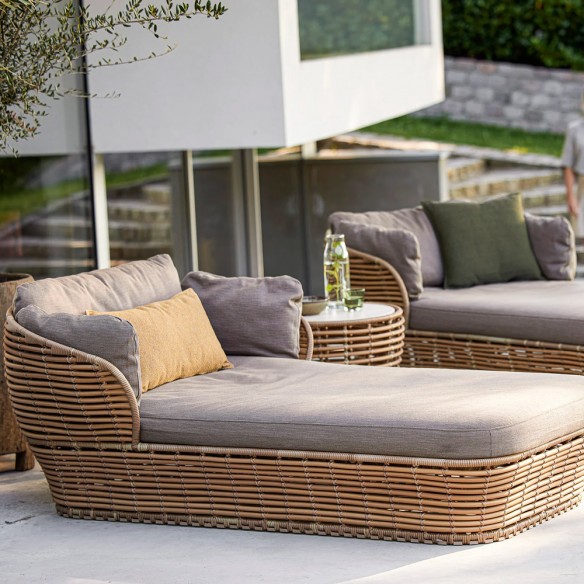 BASKET Daybed Natural with Taupe Cushions