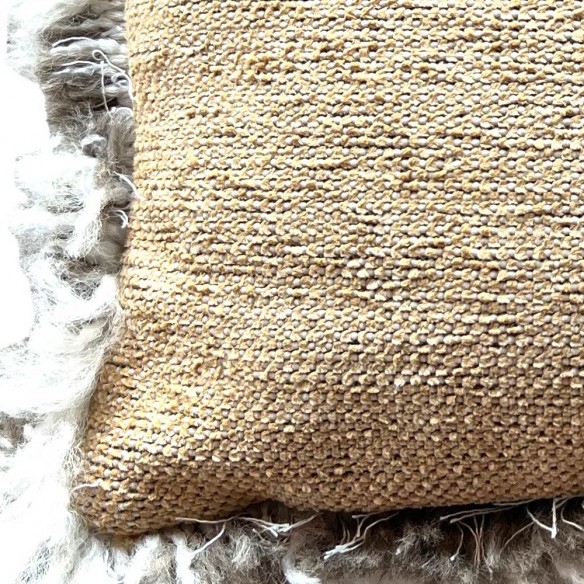 VELTY Scatter Cushion Gold 50x30cm