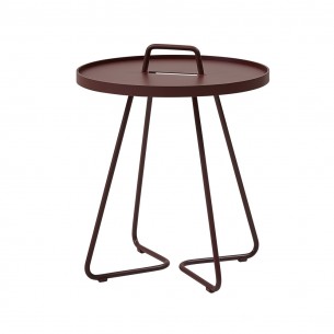 Table d’appoint ON THE MOVE H54cm en aluminium bordeaux 2