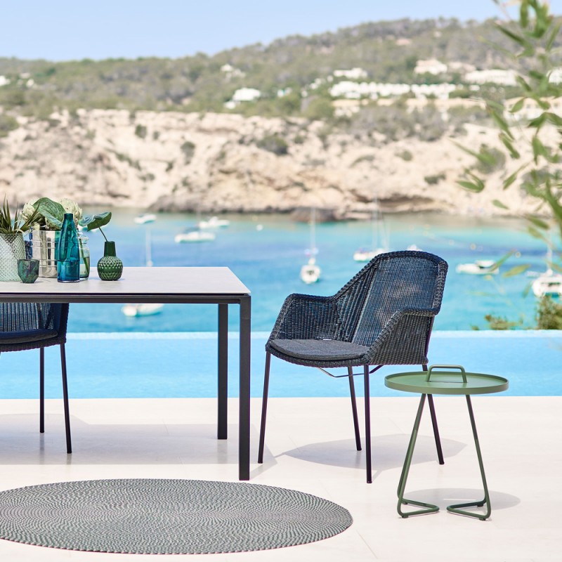 Table d’appoint ON THE MOVE H54cm en aluminium vert olive