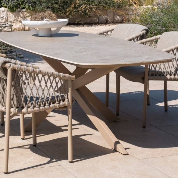 Ensemble Table de jardin PETRA en aluminium beige sable et céramique L240 et 6 chaises ASTORIA beige sable coussin beige taupe