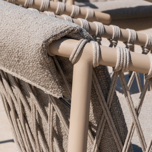 Ensemble Table de jardin PETRA en aluminium beige sable et céramique L240 et 6 chaises ASTORIA beige sable coussin beige taupe