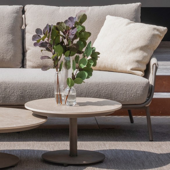 Salon de jardin MISTRAL 5 places cadre taupe aluminium avec duo de tables basses céramique