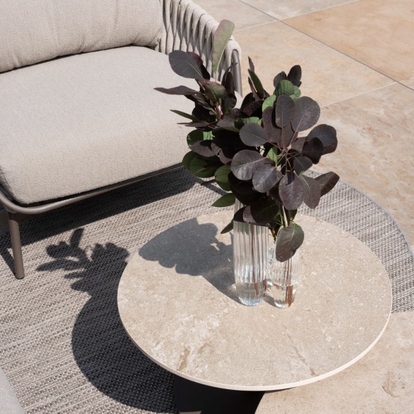 Salon de jardin MISTRAL 5 places cadre taupe aluminium avec duo de tables basses céramique