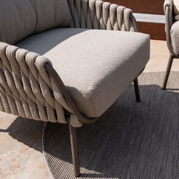 Salon de jardin MISTRAL 5 places cadre taupe aluminium avec duo de tables basses céramique