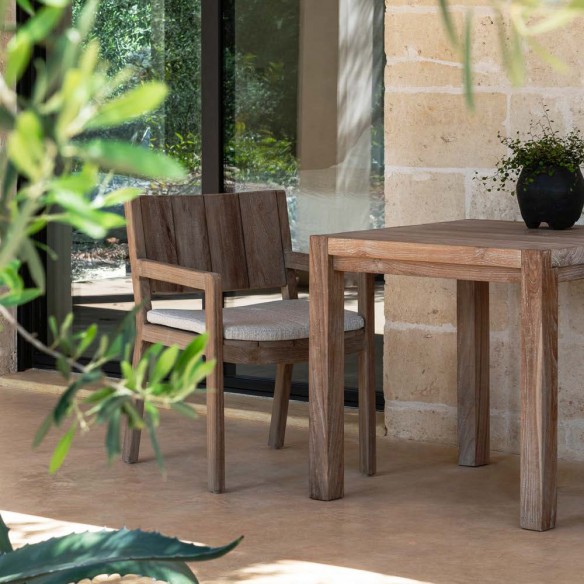 Chaise de jardin MALO en teck recyclé avec dossier en bois plein