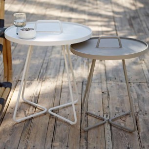Table d’appoint ON THE MOVE H54cm en aluminium taupe